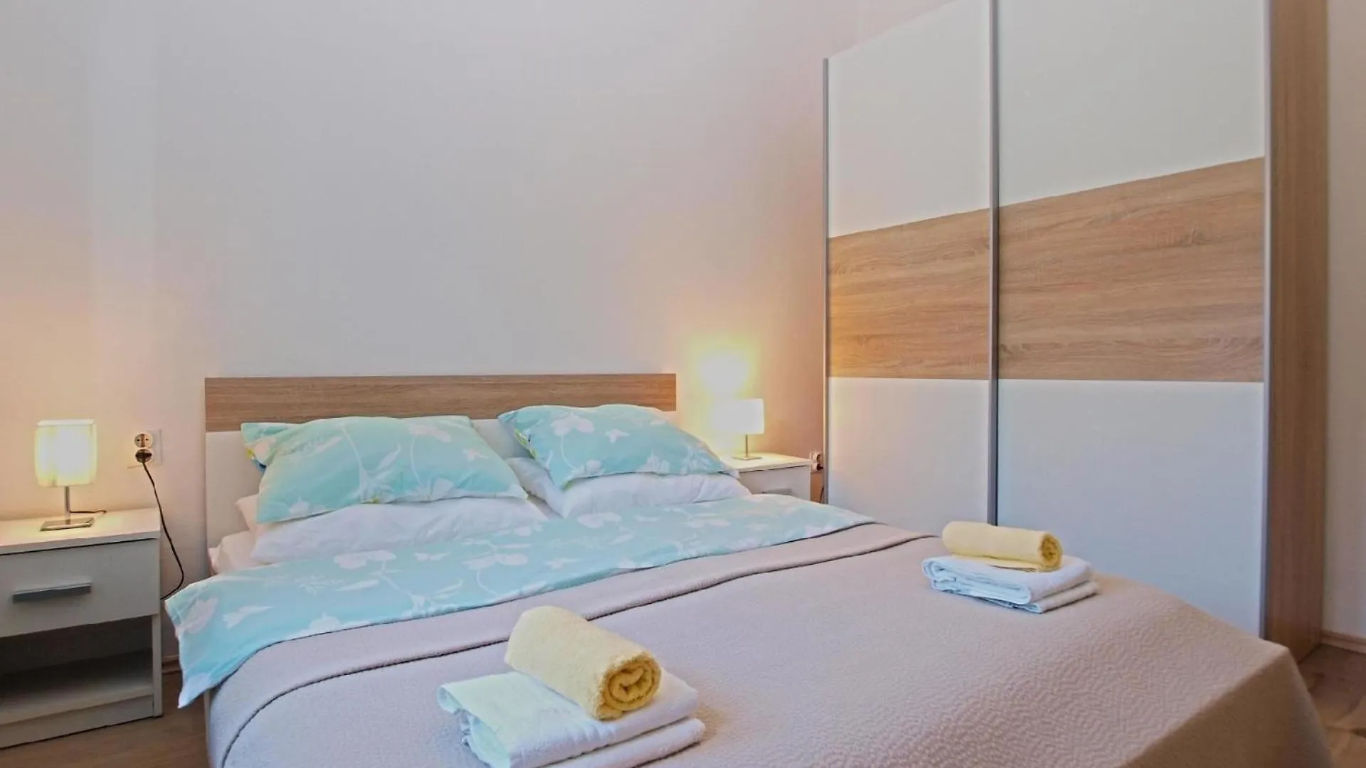 Apartment Ferienwohnung Fuer 2 Personen Ca 30 Qm In Pula, Istrien Istrische Riviera