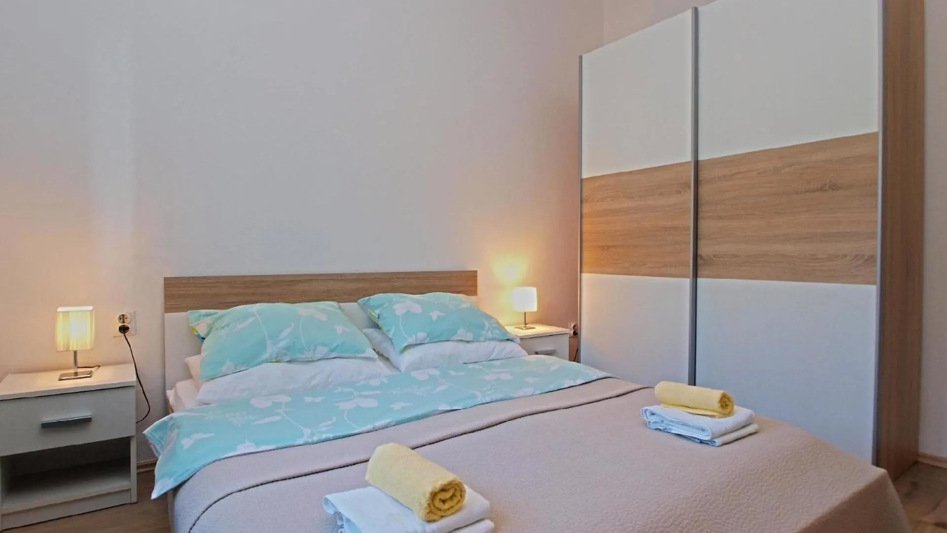 Apartment Ferienwohnung Fuer 2 Personen Ca 30 Qm In Pula, Istrien Istrische Riviera